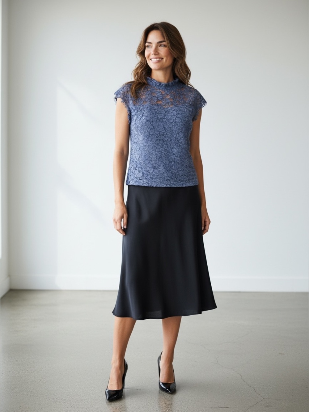 White House Black Market Blue Velour & Lace Short Sleeve Top Size 14 NWT
